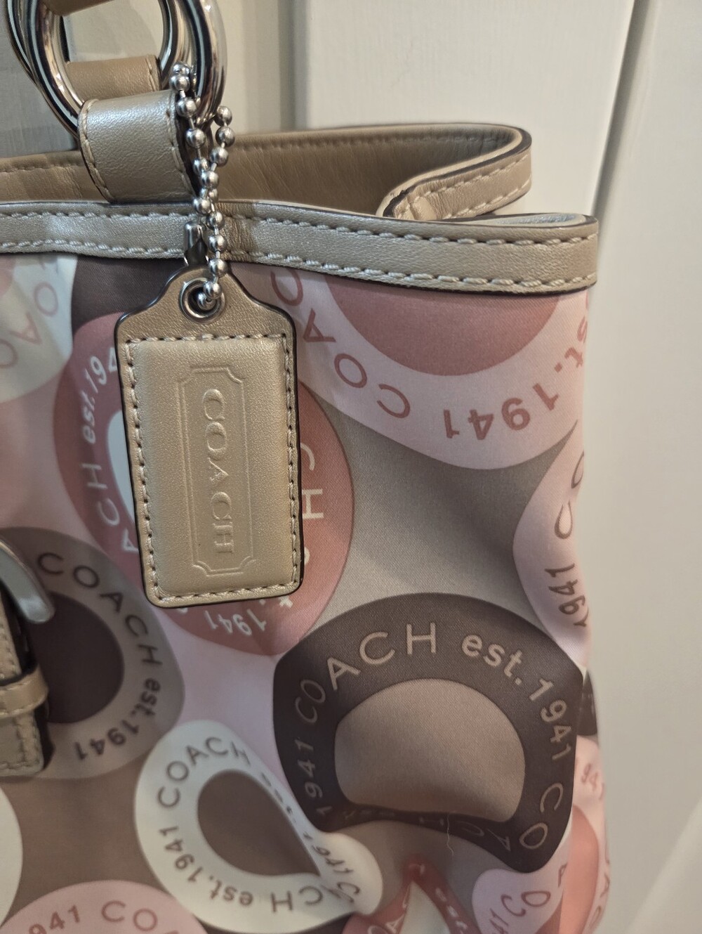 Vintage Coach Pink, Beige & Brown Soho Sateen Circle Shoulder Bag Like New - Picture 3 of 8